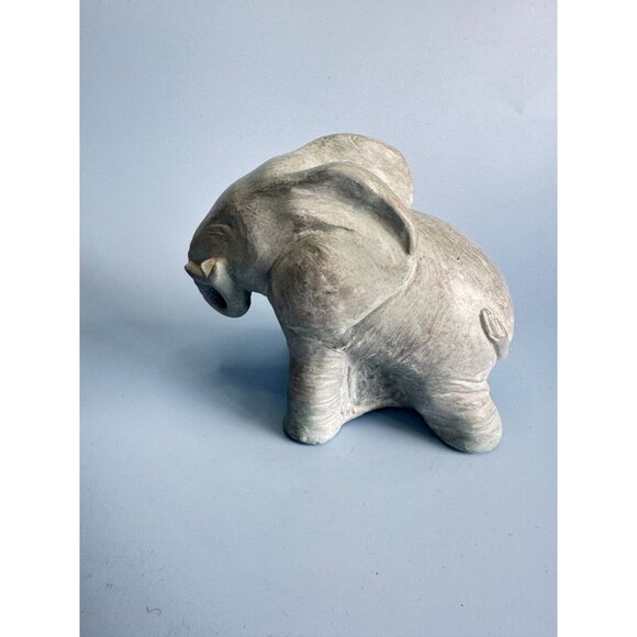 Isabel Bloom Sculpted Concrete Elephant Figurine Signed By Artist 5" X 6" USA Un - Picture 7 of 10